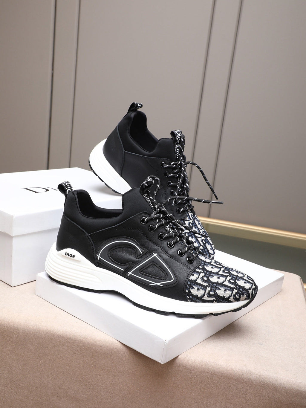 Classic Fashion Sneakers XC0425101302