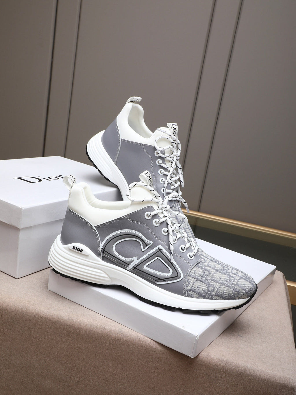 Classic Fashion Sneakers XC0425101302