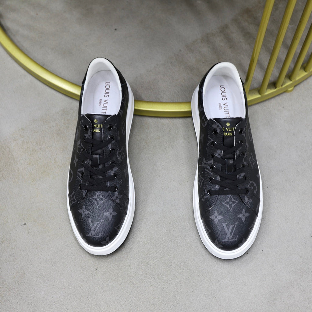 New Luxury V Logo Casual Snekaers XC0424092004