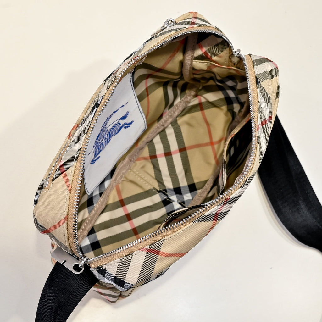 B Brand New Fashion Bag XC0425063006