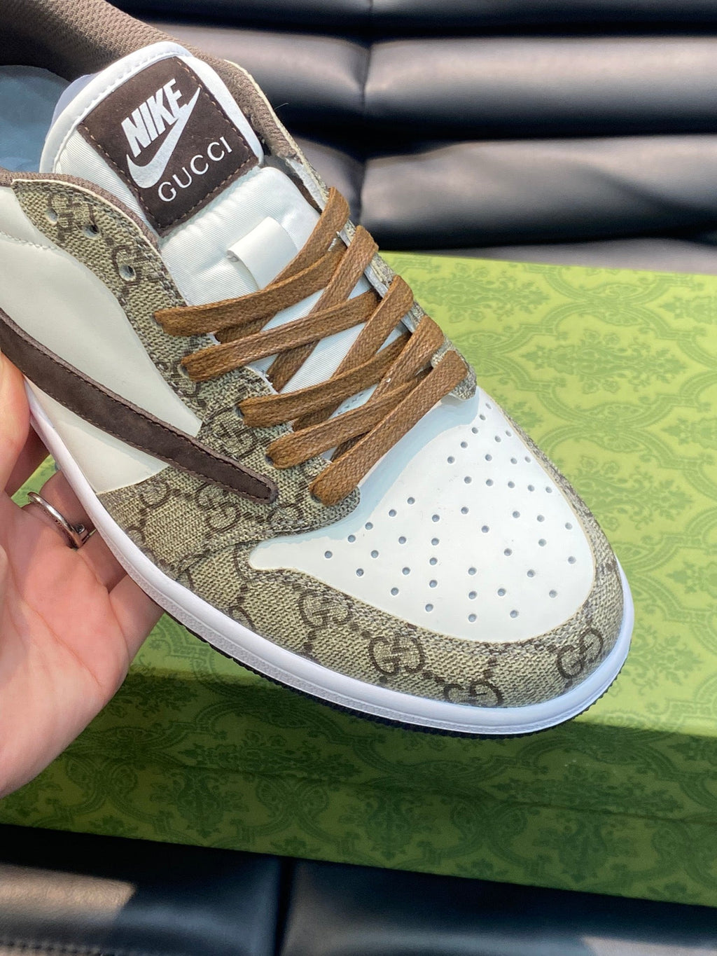 24 Limited Edition G & NK Inverted Hook Collaboration Sneakers 0424082609