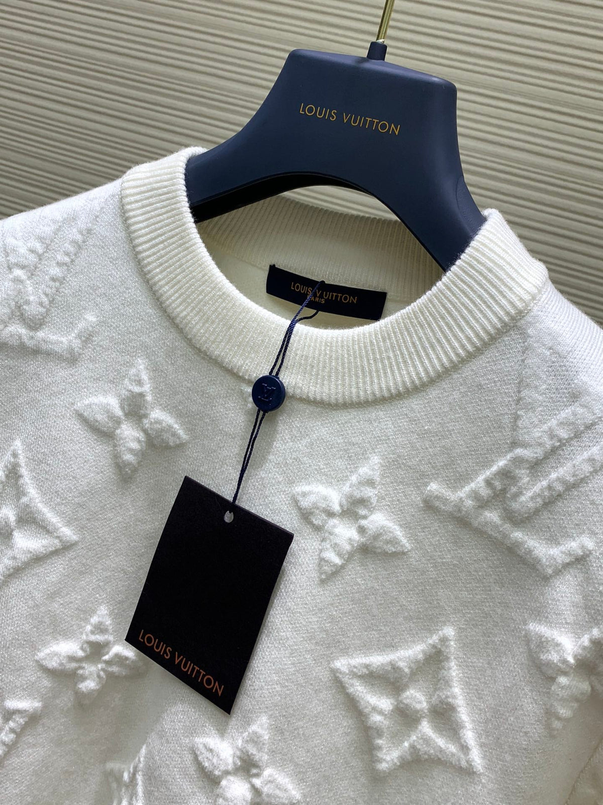 Fashionable casual round neck long sleeve knitted sweater 0424110407
