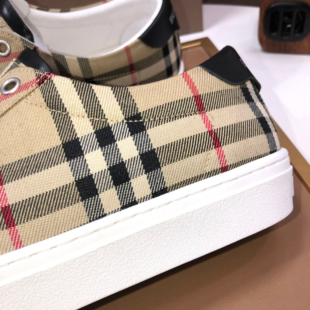 25 Luxury B Brand Casual Sneakers XC0425120902