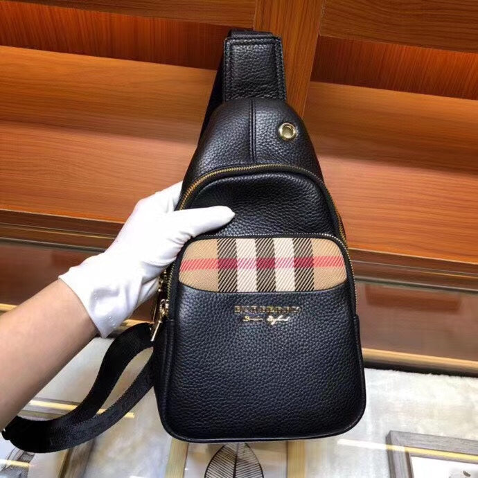 Men's new fashion and versatile chest bag 1024073109