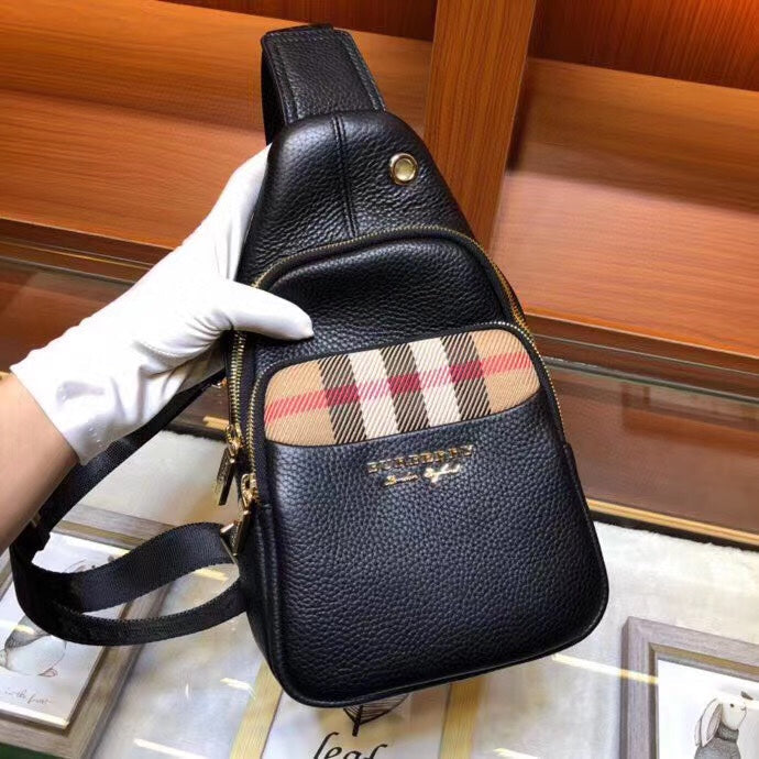 Men's new fashion and versatile chest bag 1024073109