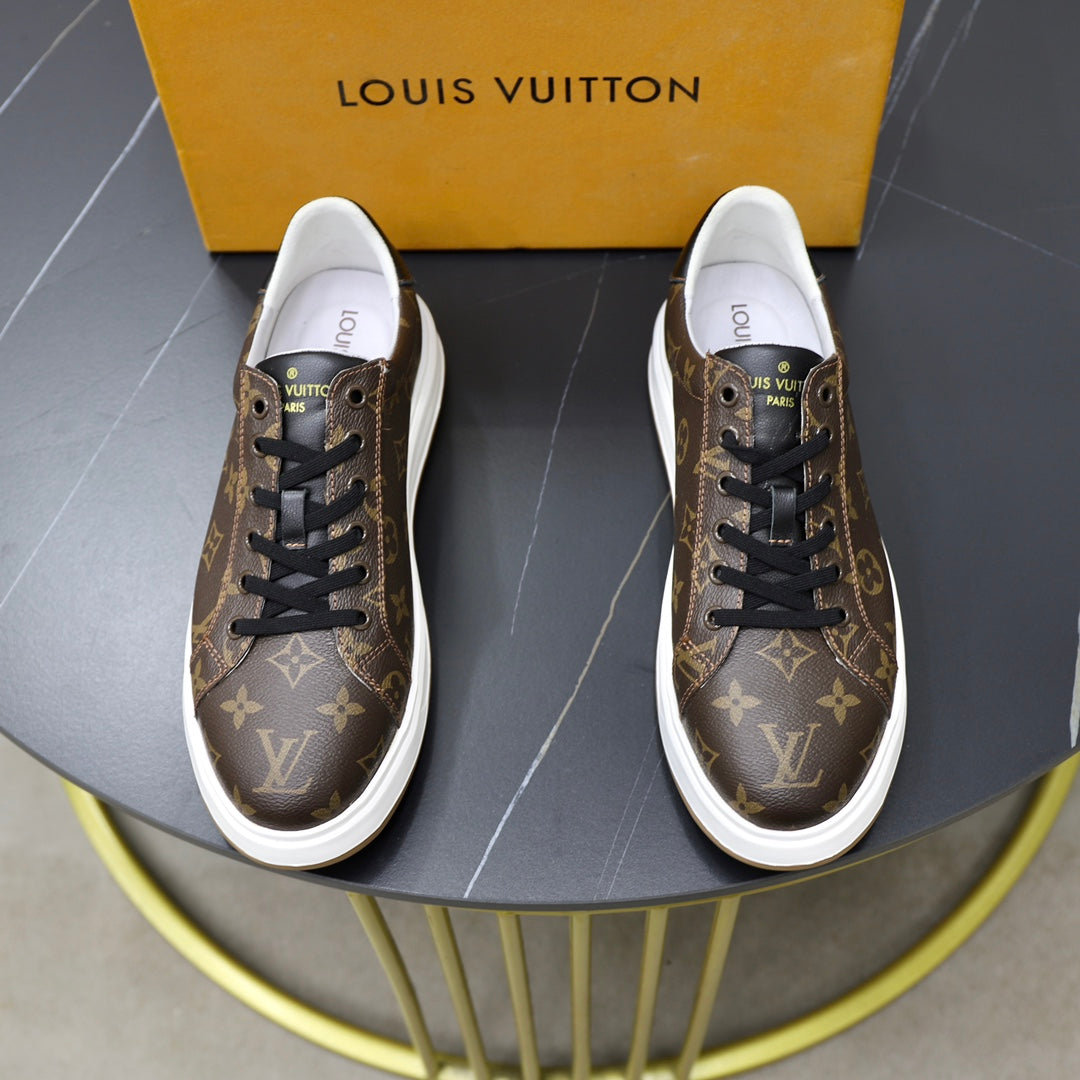 New Luxury V Logo Casual Snekaers XC0424092004