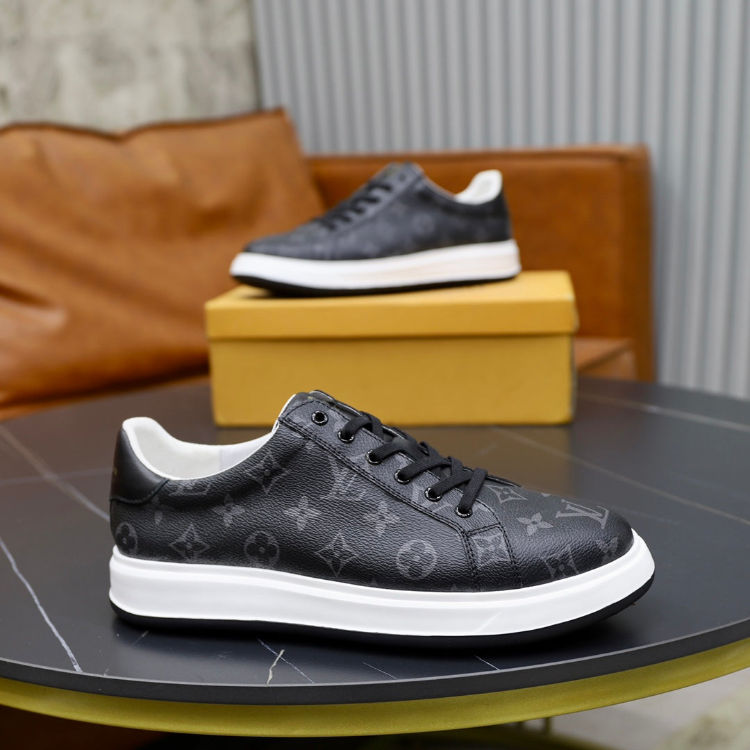 New Luxury V Logo Casual Snekaers XC0424092004