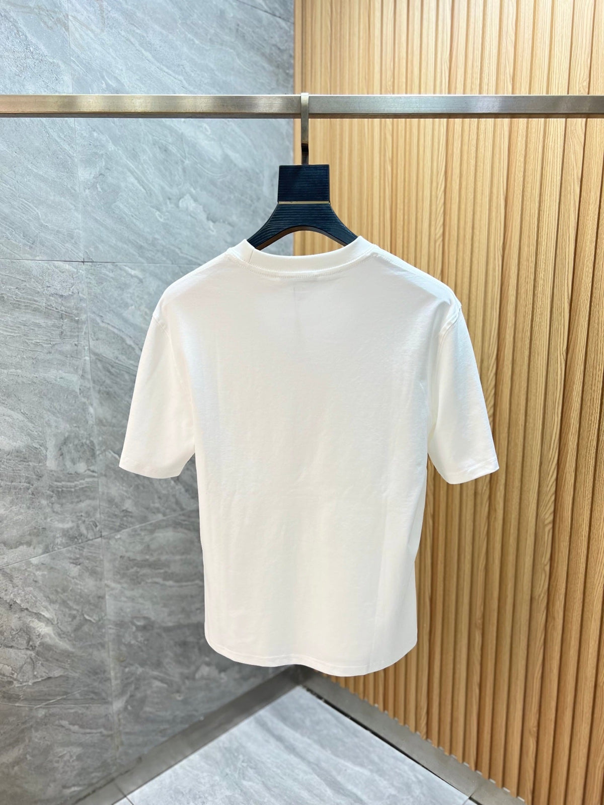 NEW Fashion Gesture Logo Short-Sleeve T-Shirt 3D0426063032