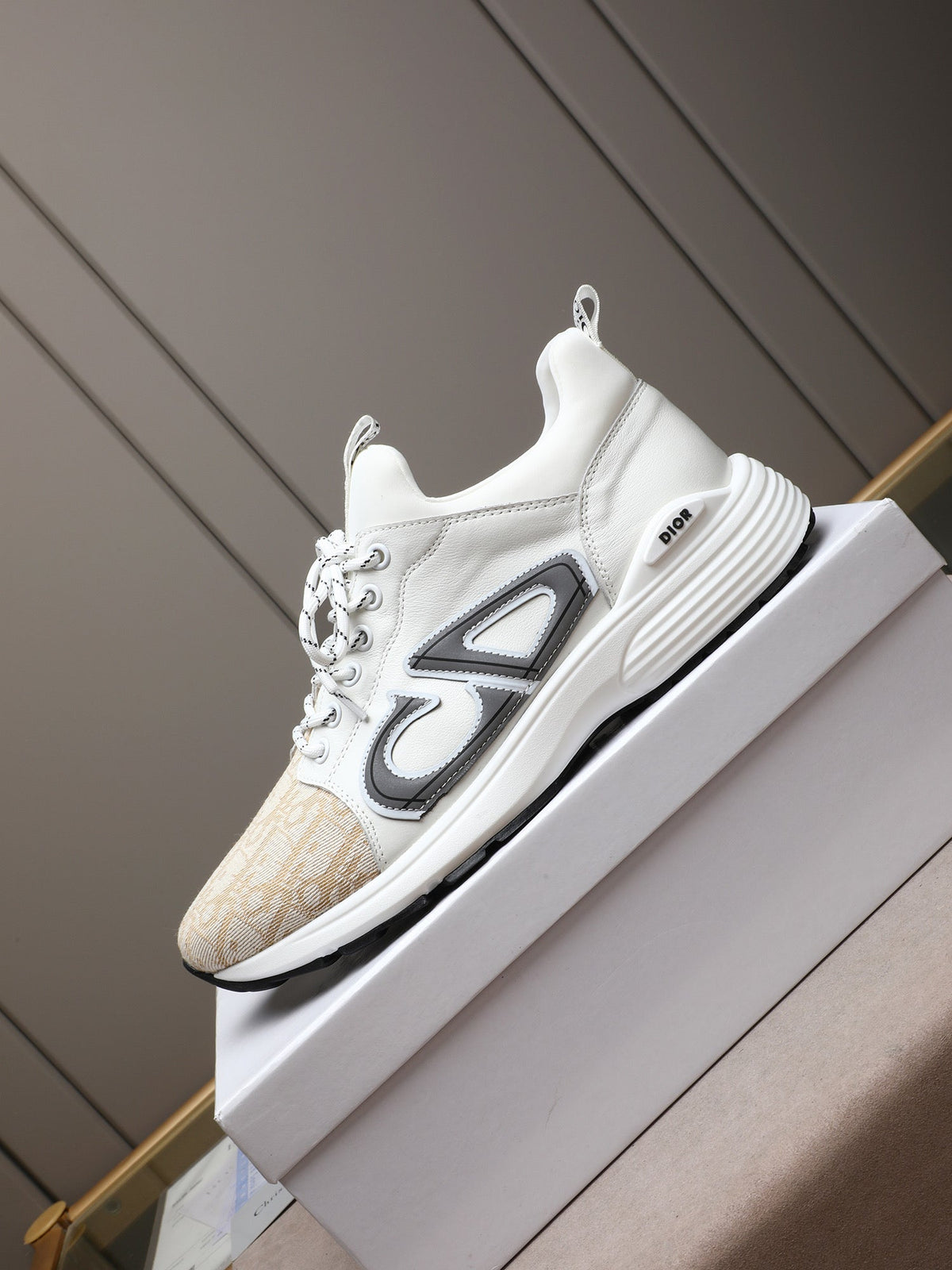 Classic Fashion Sneakers XC0425101302