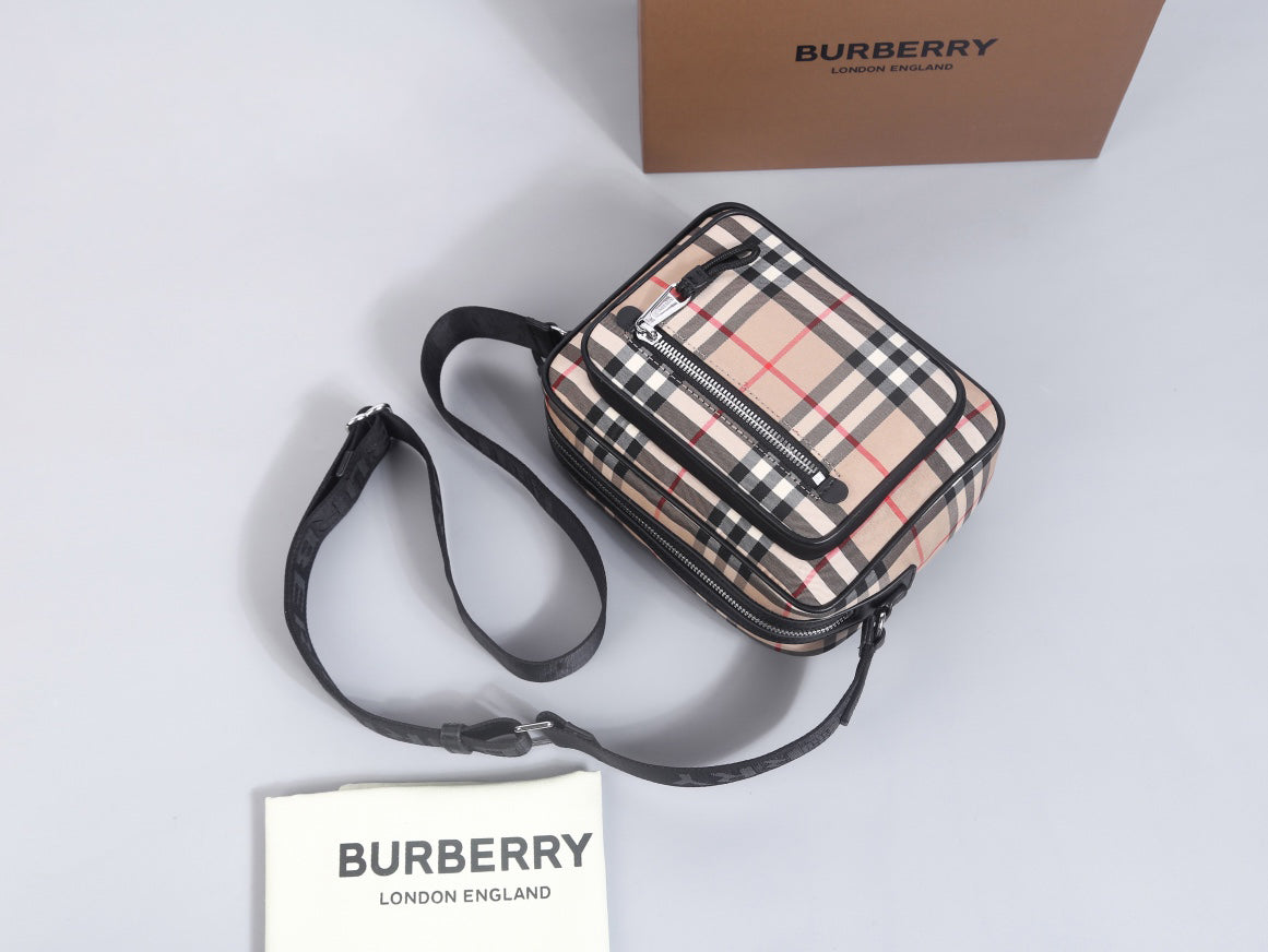 B Brand New Fashion Bag XC0425063007