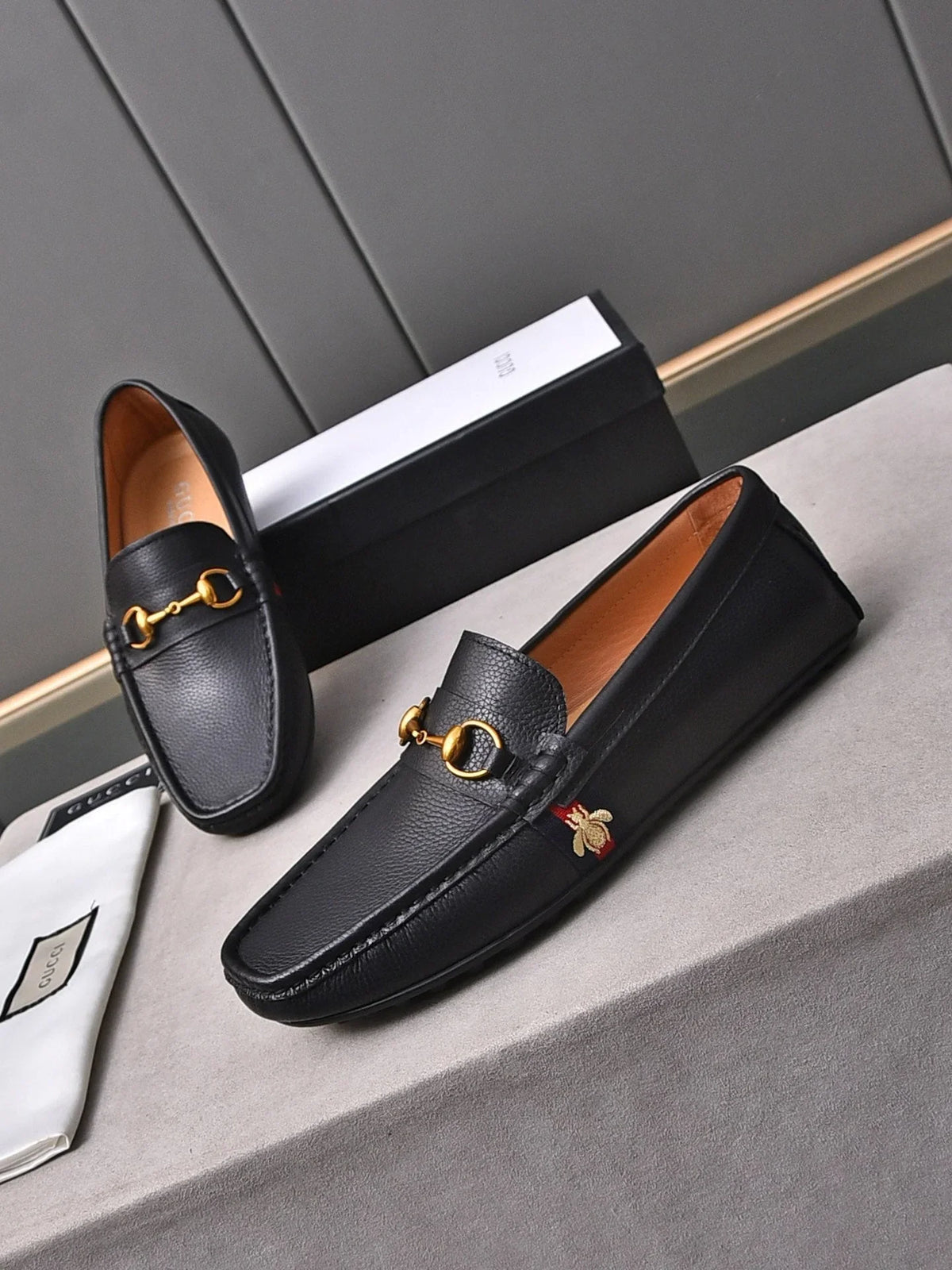GG Men's Bee Loafer Black Cowhide 853336